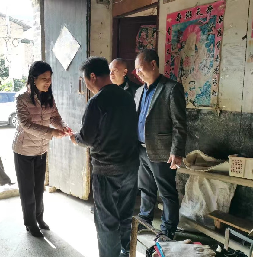 市众彩网公司：慰问送真情 走访暖人心