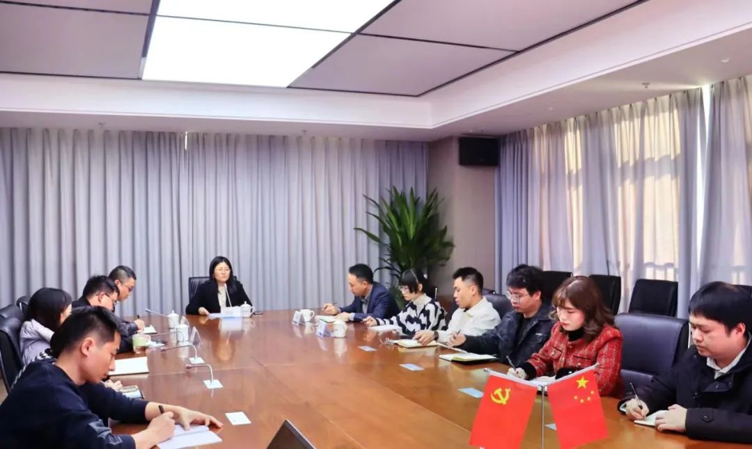 市众彩网公司向导赴汇融投资集团开展主题教育宣讲运动