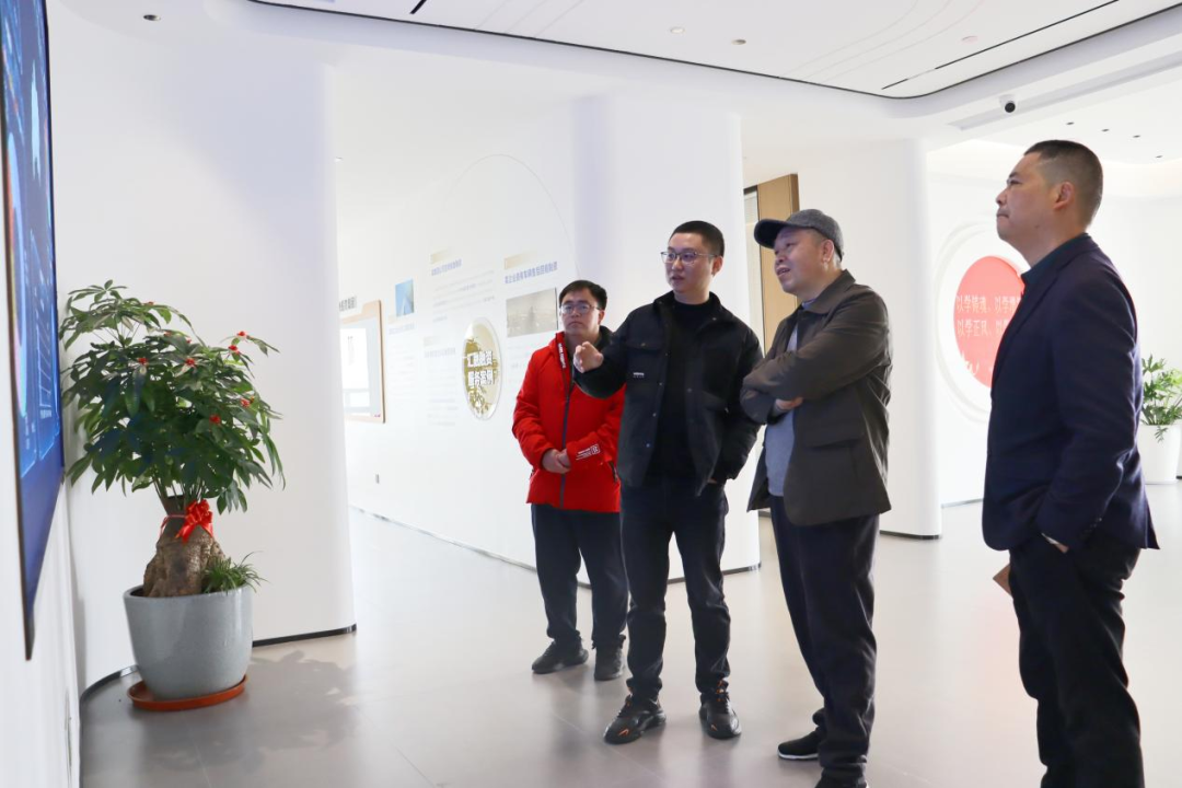 市国资委向导莅临汇融投资集团开展调研指导事情